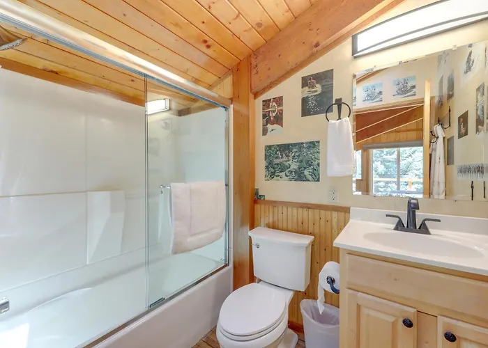 Vakantiehuis Spacious W/ Mountain Range View *