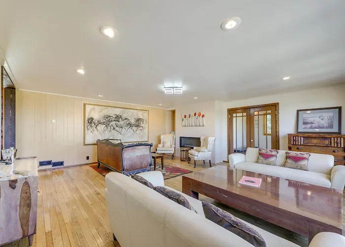 Vakantiehuis Spacious W/ Mountain Range View *