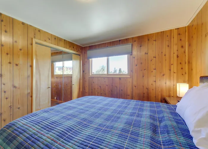 Vakantiehuis Spacious W/ Mountain Range View *