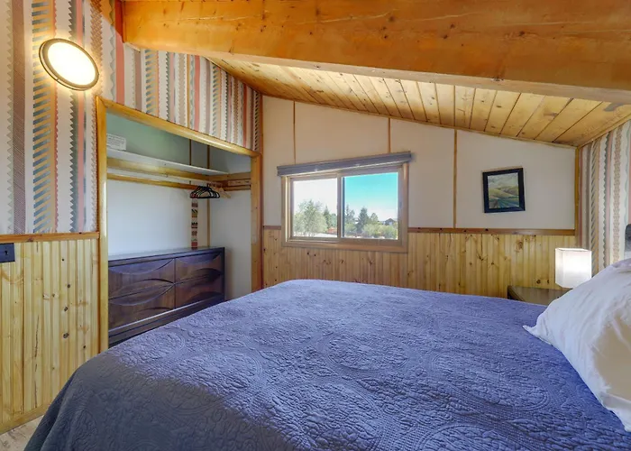 Spacious W/ Mountain Range View Vakantiehuis